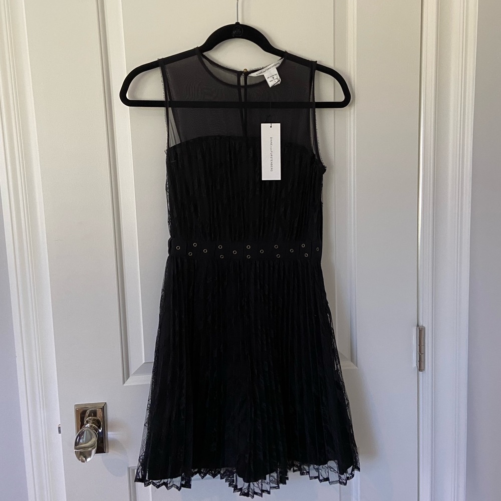 DVF Diane Von Furstenberg Lise Black Pleated Lace Dress Size 2 (NWT)